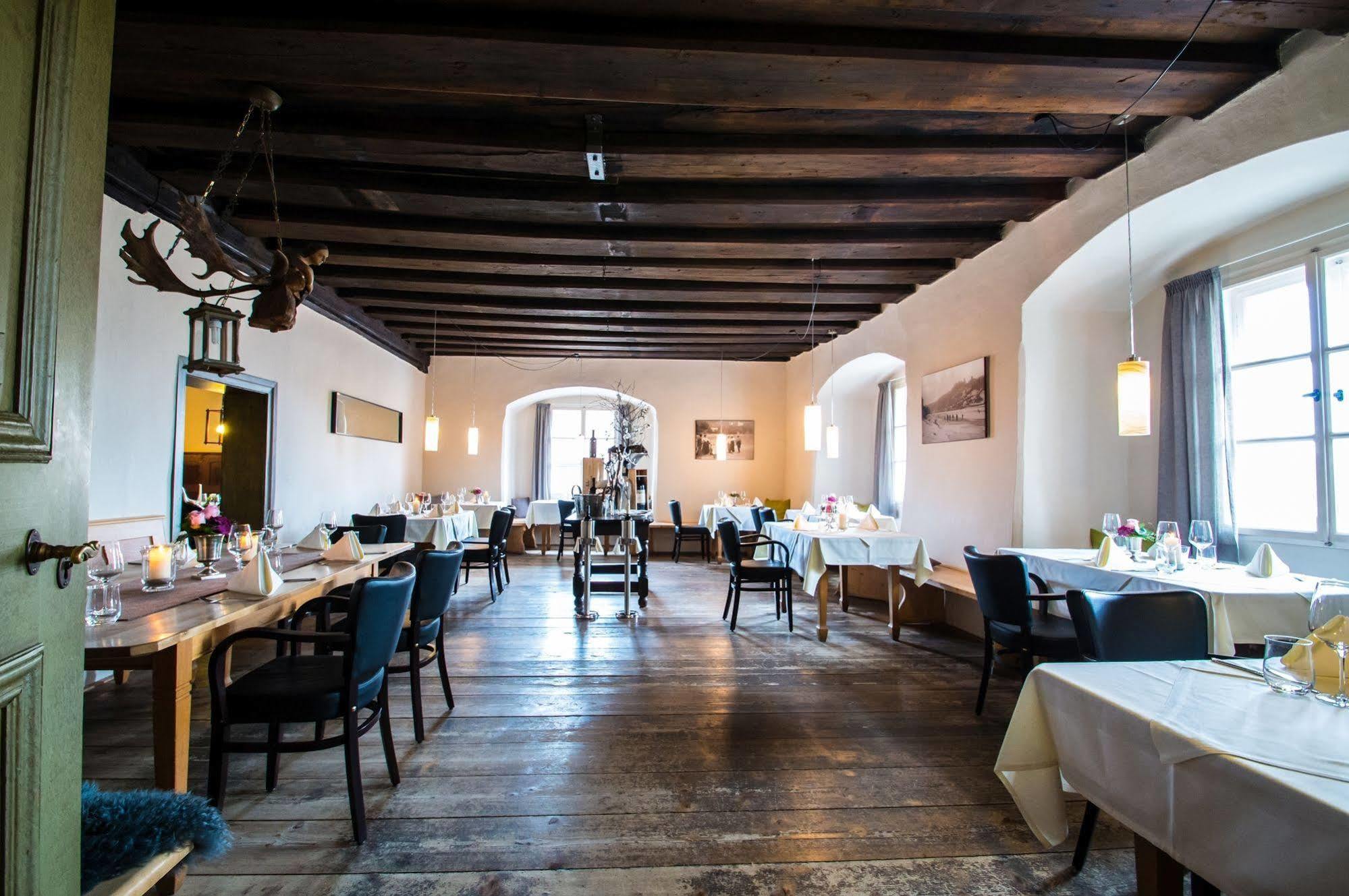Hotel Schloss Neuburg - Hoftaferne Neuburg am Inn Dış mekan fotoğraf